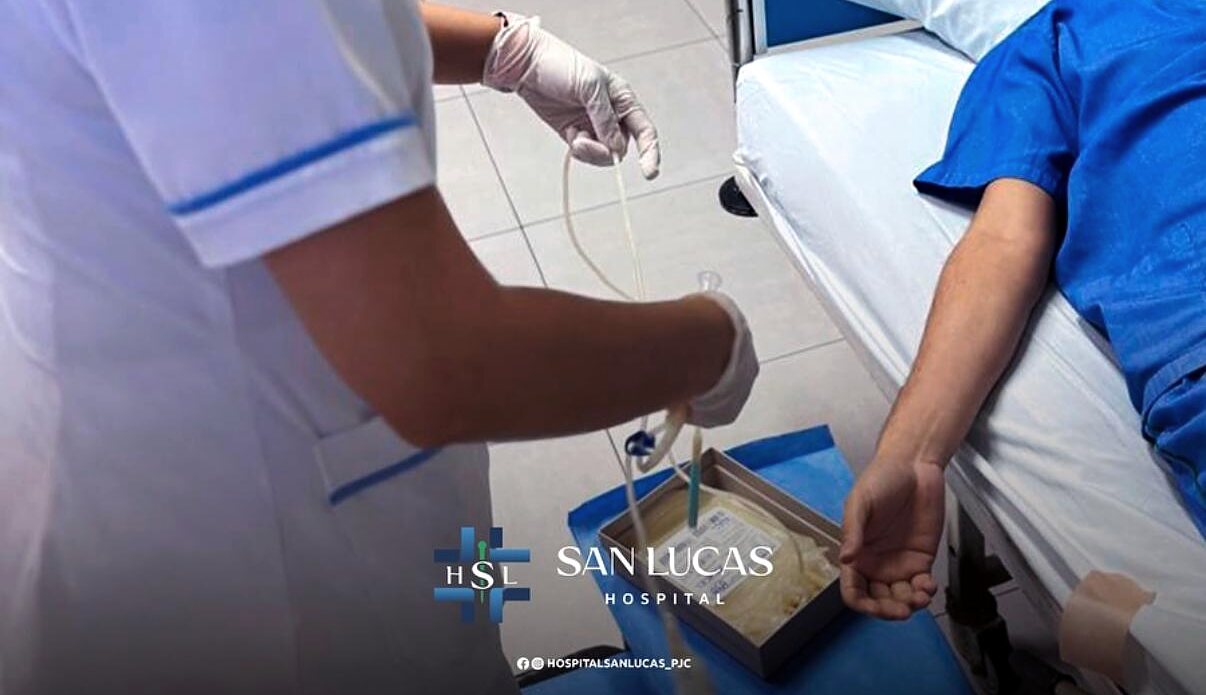 Recolección de una unidad de sangre a cargo del equipo del Centro de Hemocomponentes