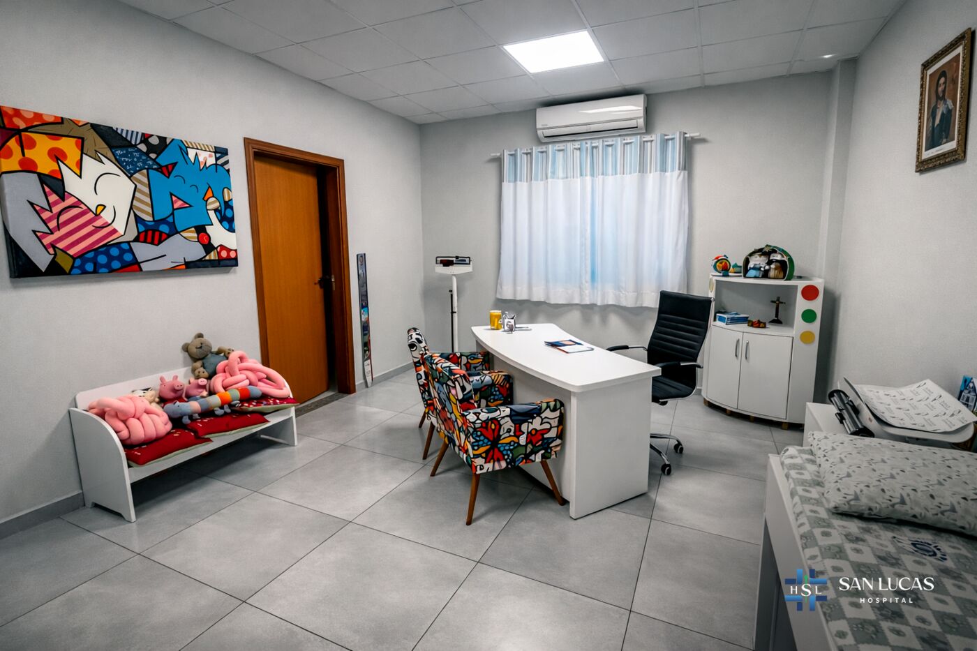Consultorio de pediatría decorado para niños